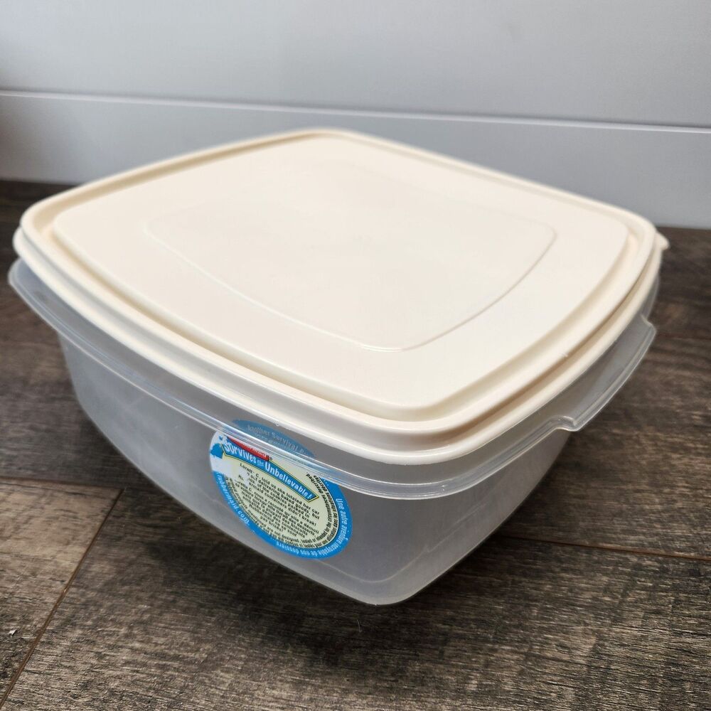 Vtg Rubbermaid Servin Saver Large Storage Container 19 cups #4 Square Almond